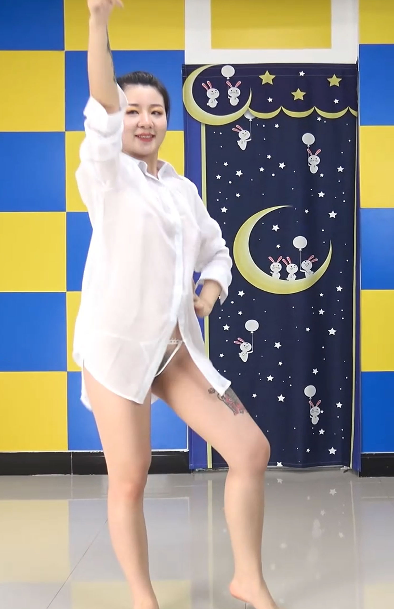 日月俱乐部小轩1期-1v-4分58秒