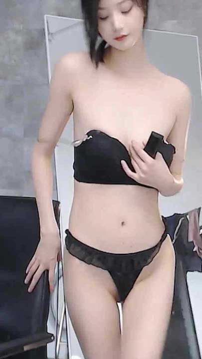 网易CC 耶耶 付费高级群定制大尺度10分钟1V【310M】