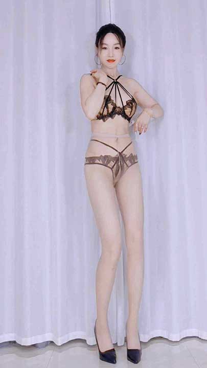 4K 广场舞 微笑 极品美妇千元独家定制广场舞10V【7.57G】