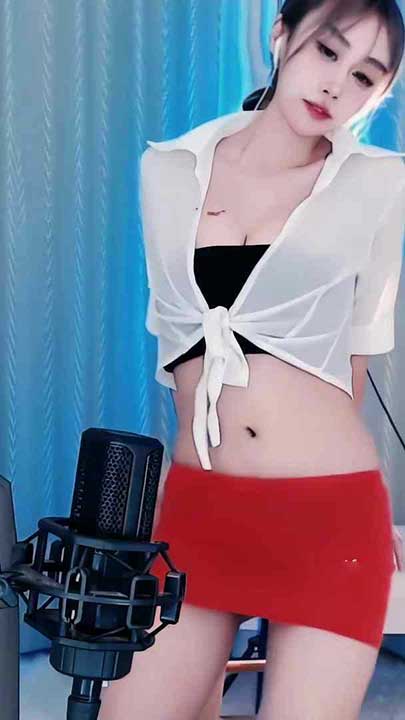 网易CC 泷泷 收费群福利热舞4V【458M】