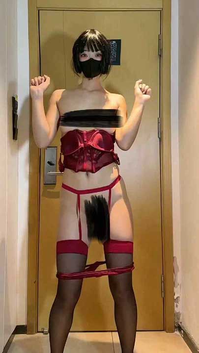 推特 琪宝哟 专业舞蹈生抖音风热舞97V【1.11G】