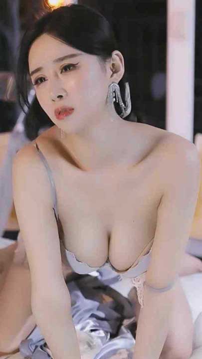 网易CC 小恩雅 土豪定制疯狂抖胸1V【546M】