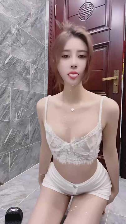 快手 你的欣儿 极品御姐丝袜瑜伽裤抖臀坐摇5V【397M】