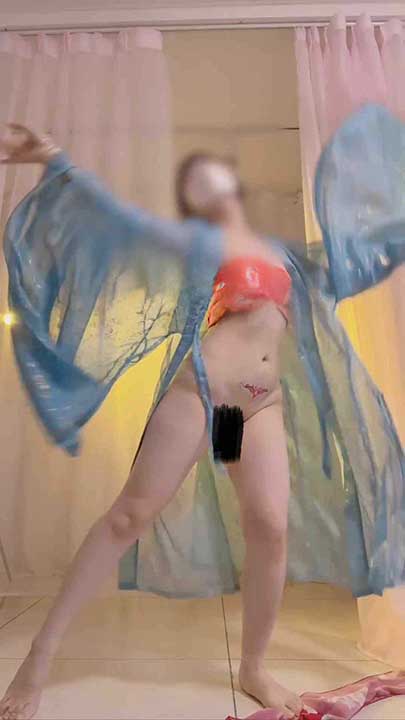 推特 婉婉 晴晴哒 付费定制大尺度怼屏裸舞36V【1.69G】