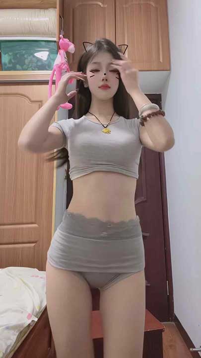 快手 冰子乖乖的 苗条嫩妹抖臀揉胸骚舞6V【800M】