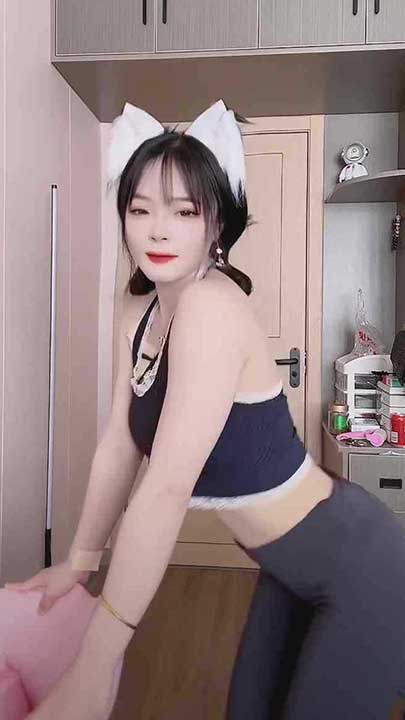 快手 晓菀菀 悦狗 风骚甜妹抖臀骚舞30V【2G】