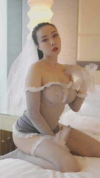 秀人网 松果儿 唯美透视婚纱1V【374M】